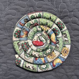 Vintage Coiled Fabric Weighted Trivet Country Kitchen Cabin Decor 5.5” Houseware